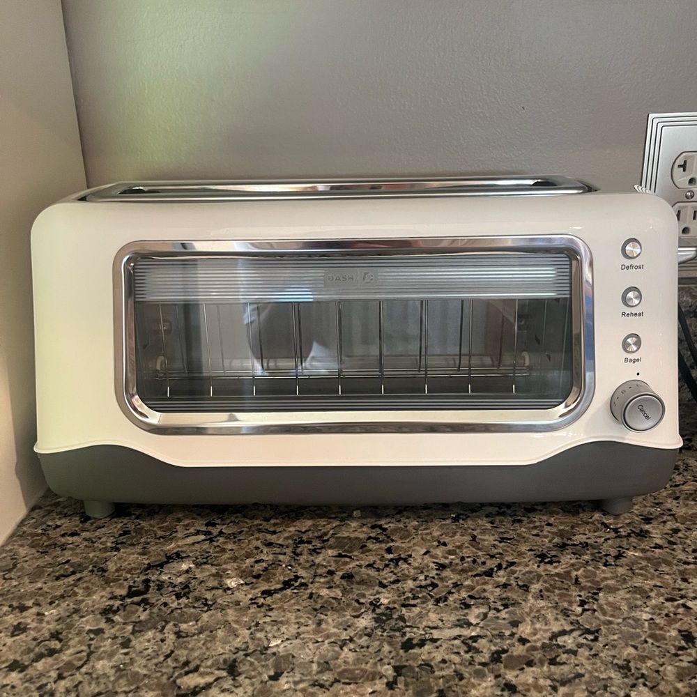 Dash Toaster